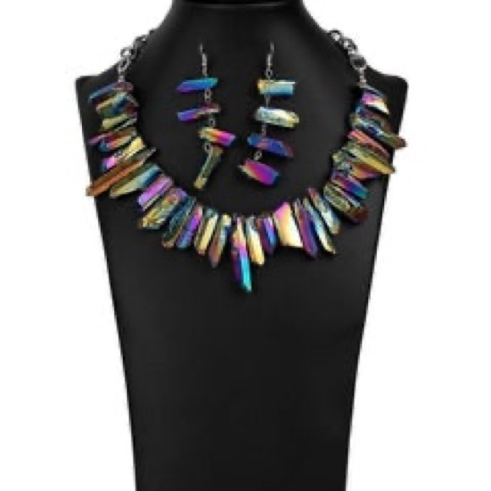 oil spill zi piece. Comes with the earrings $25